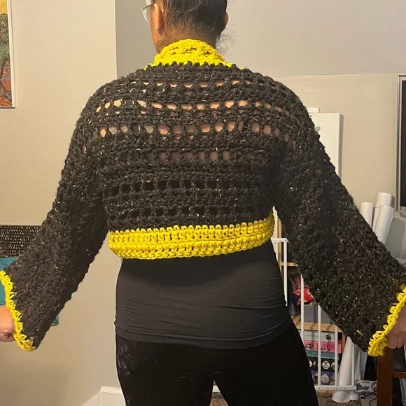 SOLD - Crocheted Cropped shrug Black & Yellow chunky Steelers Football - Picture 5 of 13
